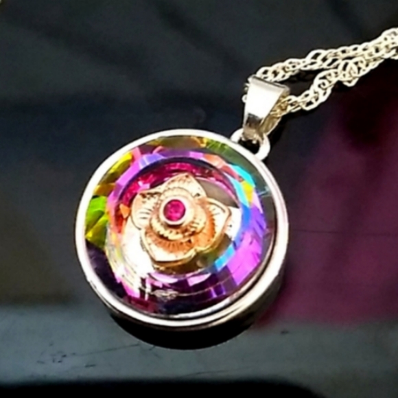 Austrian Crystal Rainbow Engraved Disc Pendant 18k WhiteGold Necklace - Picture 11 of 14